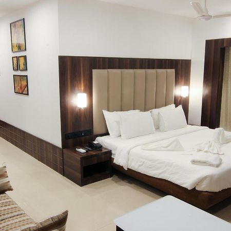 โกลเดน แชเรียต เดอะ บูทิก โฮเต็ล แอนเทอรี Hotel มุมไบ ภายนอก รูปภาพ