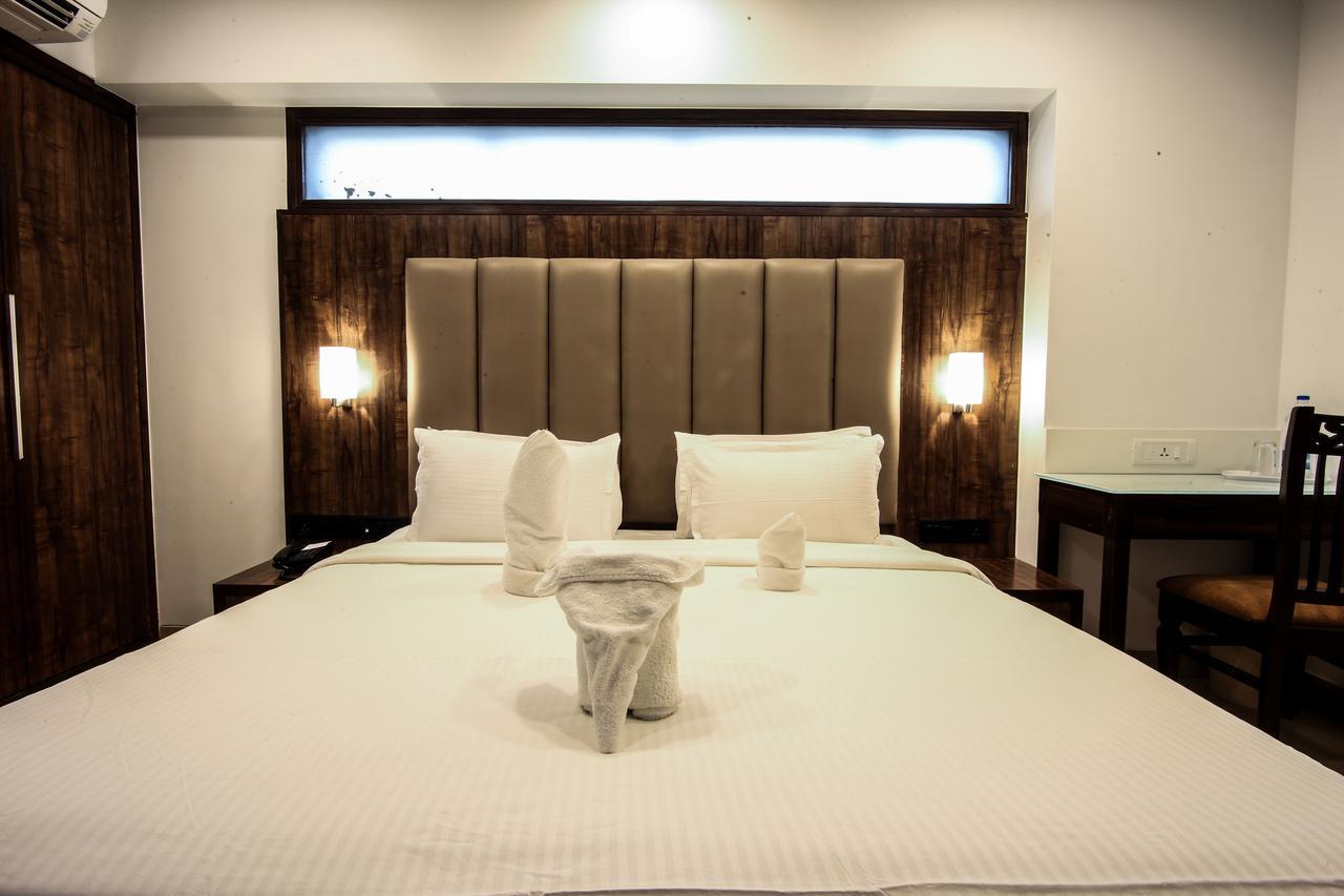 โกลเดน แชเรียต เดอะ บูทิก โฮเต็ล แอนเทอรี Hotel มุมไบ ภายนอก รูปภาพ
