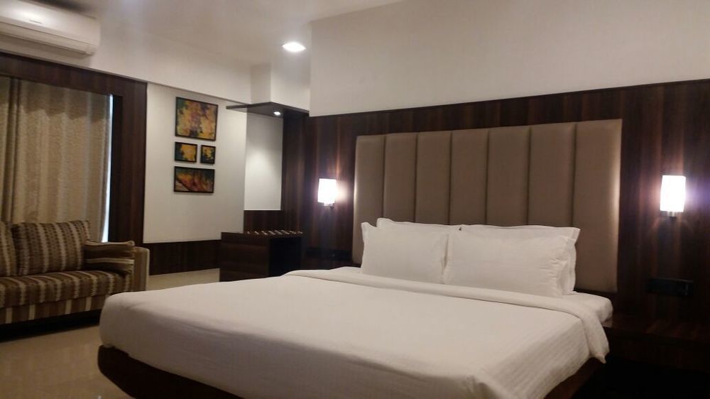 โกลเดน แชเรียต เดอะ บูทิก โฮเต็ล แอนเทอรี Hotel มุมไบ ภายนอก รูปภาพ