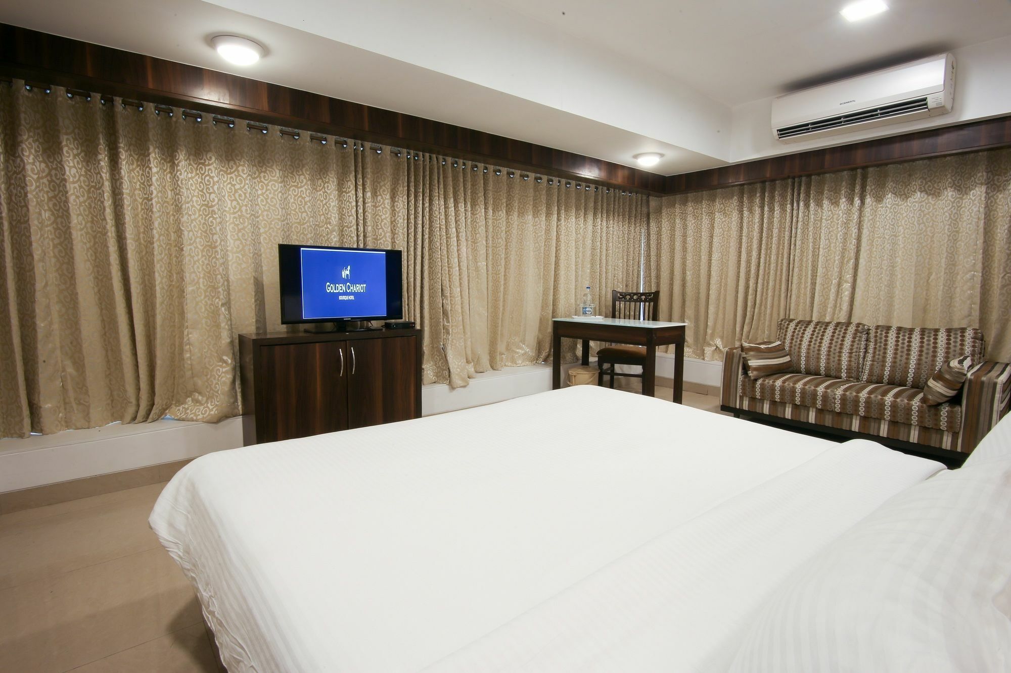 โกลเดน แชเรียต เดอะ บูทิก โฮเต็ล แอนเทอรี Hotel มุมไบ ภายนอก รูปภาพ